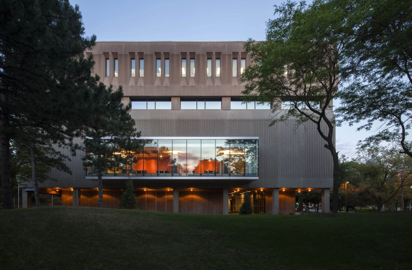 Extérieur de l’Édifice Decelles-HEC Montréal