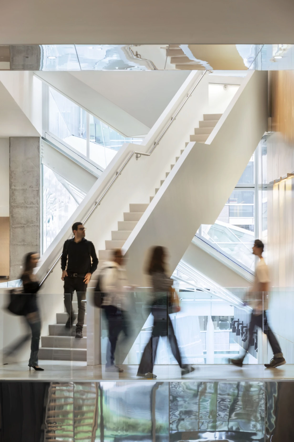 Intérieur de l’Édifice Hélène-Desmarais-HEC Montréal