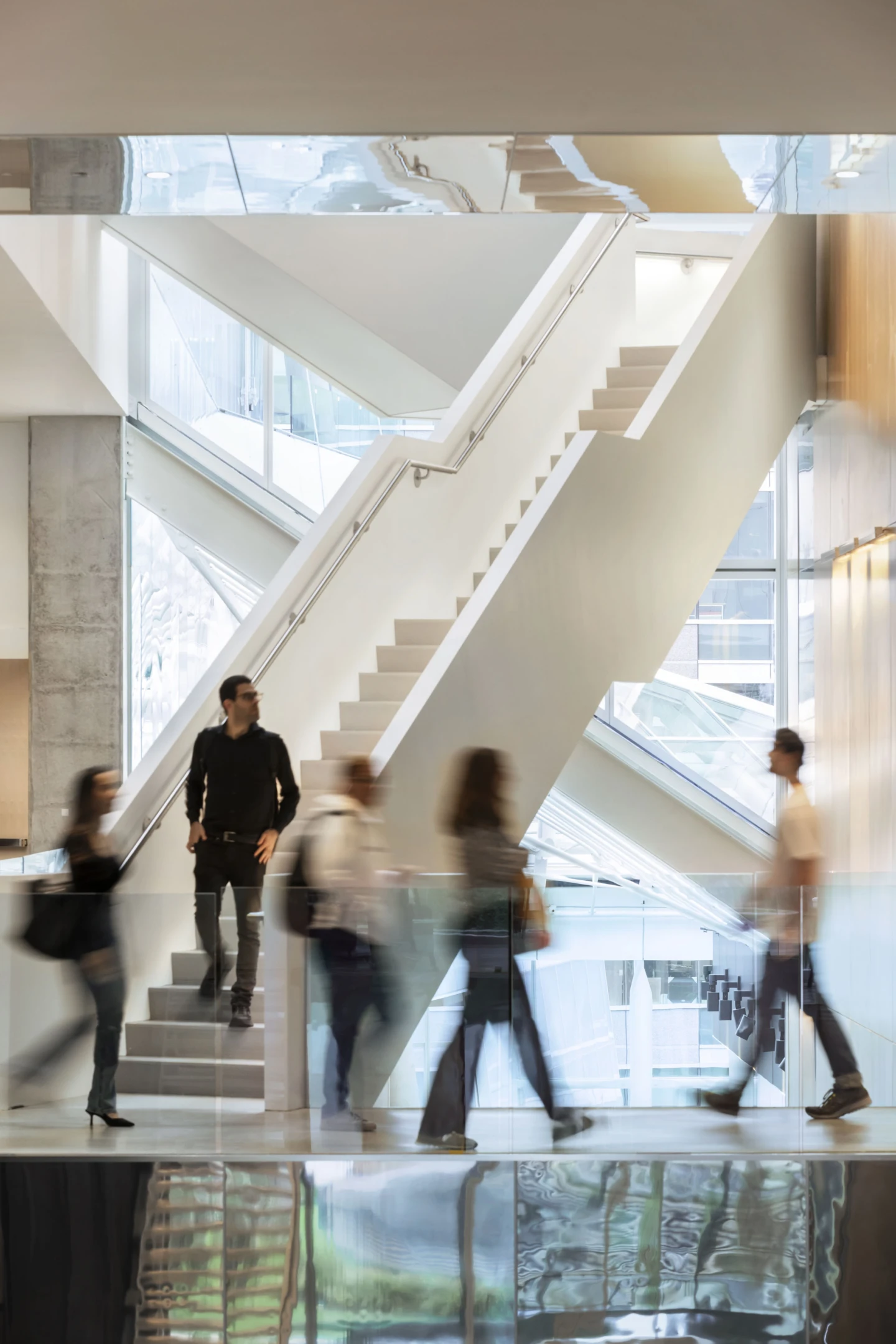 Intérieur de l’Édifice Hélène-Desmarais-HEC Montréal