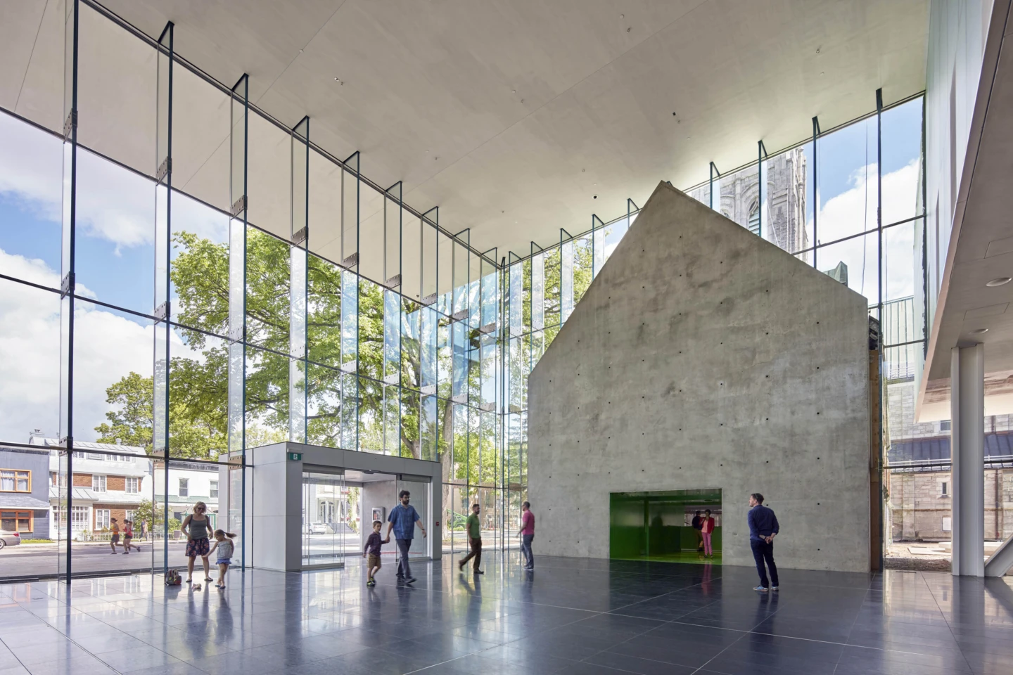 Vue intérieure de l'entrée du Musée des beaux-arts du Québec