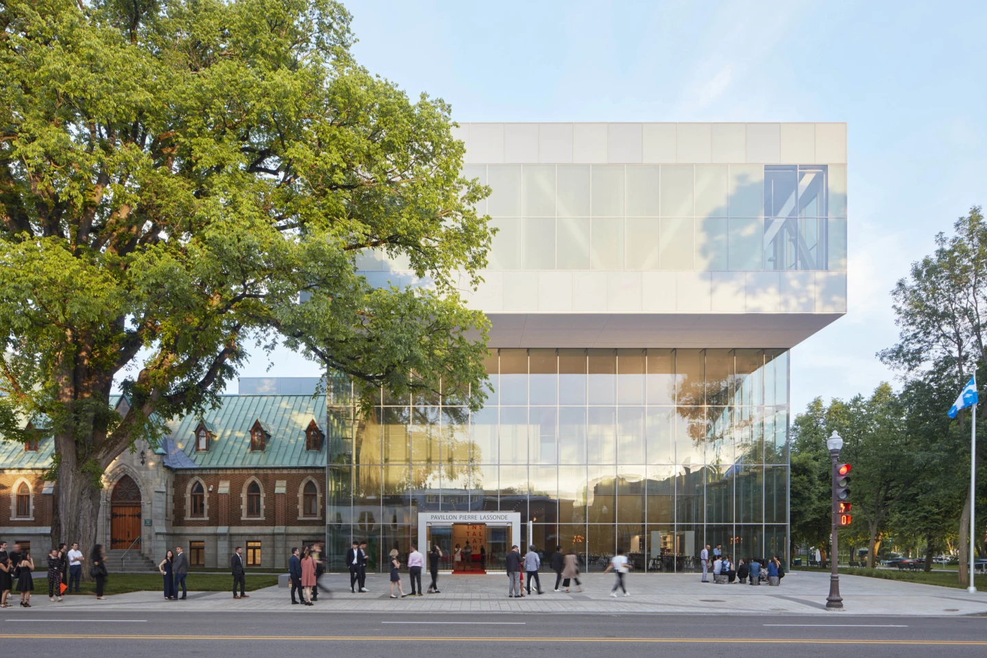 Vue extérieure de l'entrée du Musée des beaux-arts du Québec