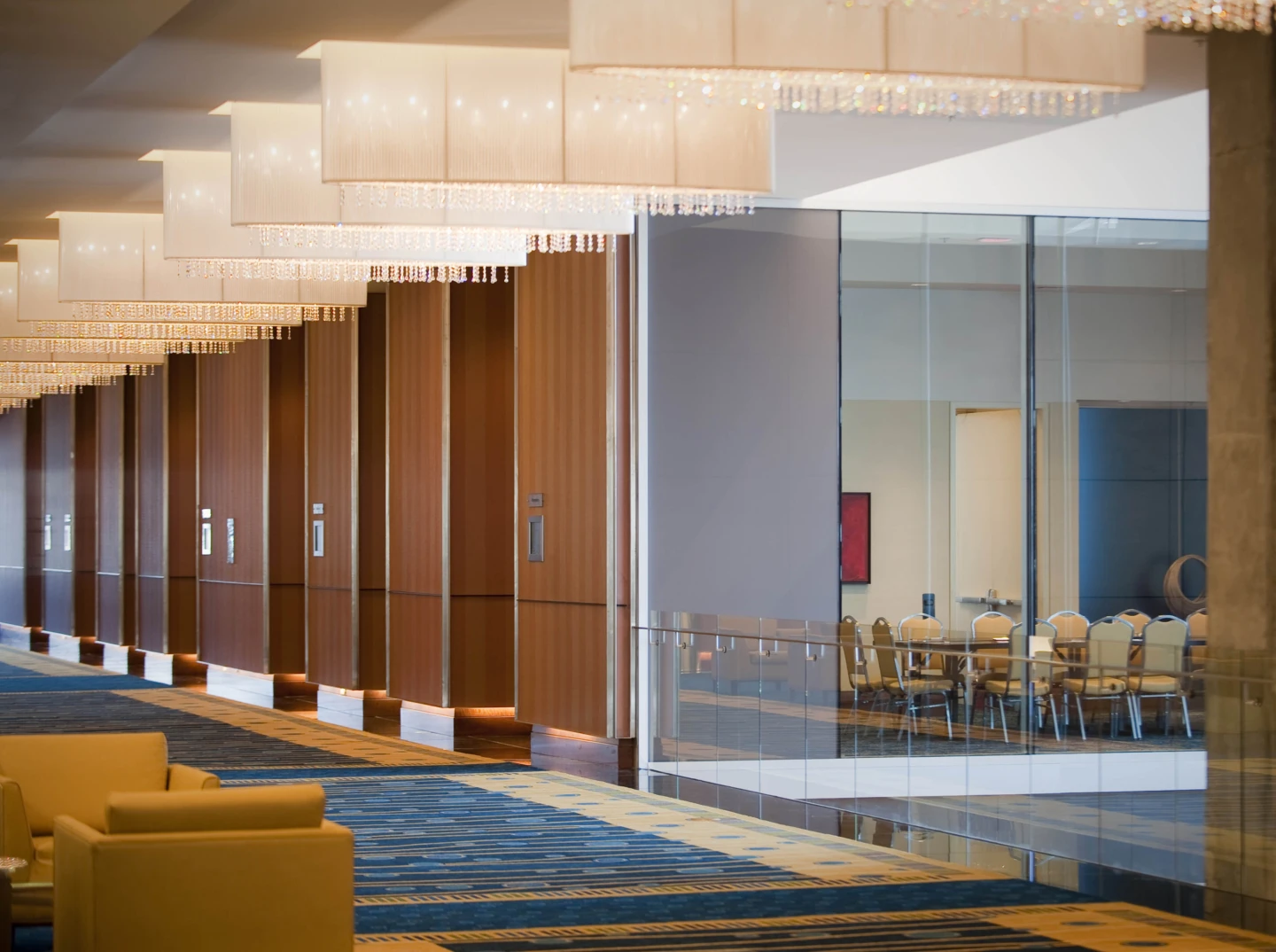 Intérieur du Hôtel Marriott + Siège social d'Aéroports de Montréal