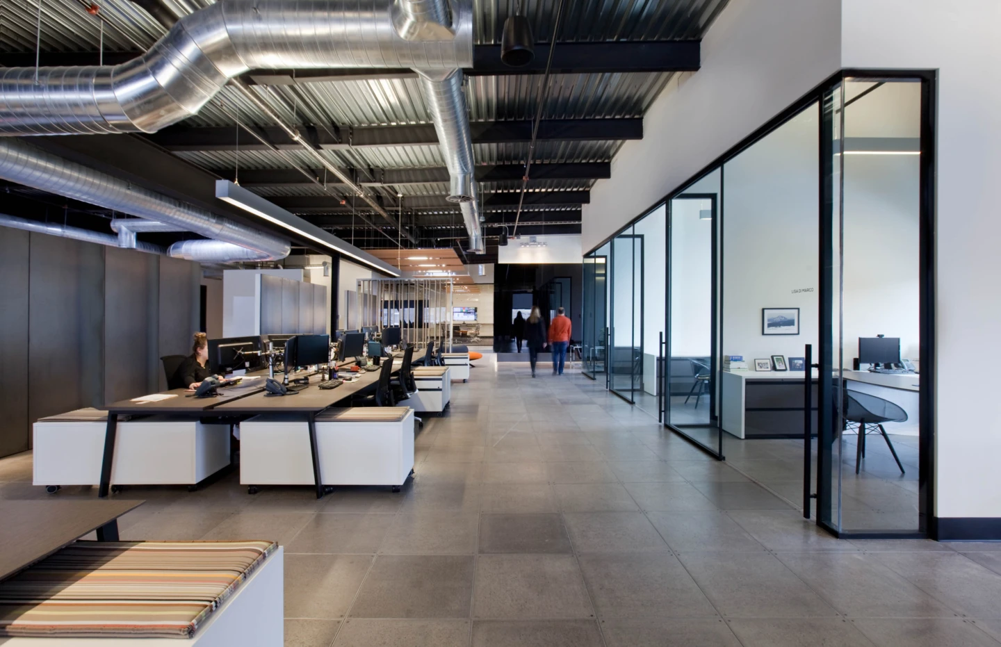 Intérieur de Média Experts