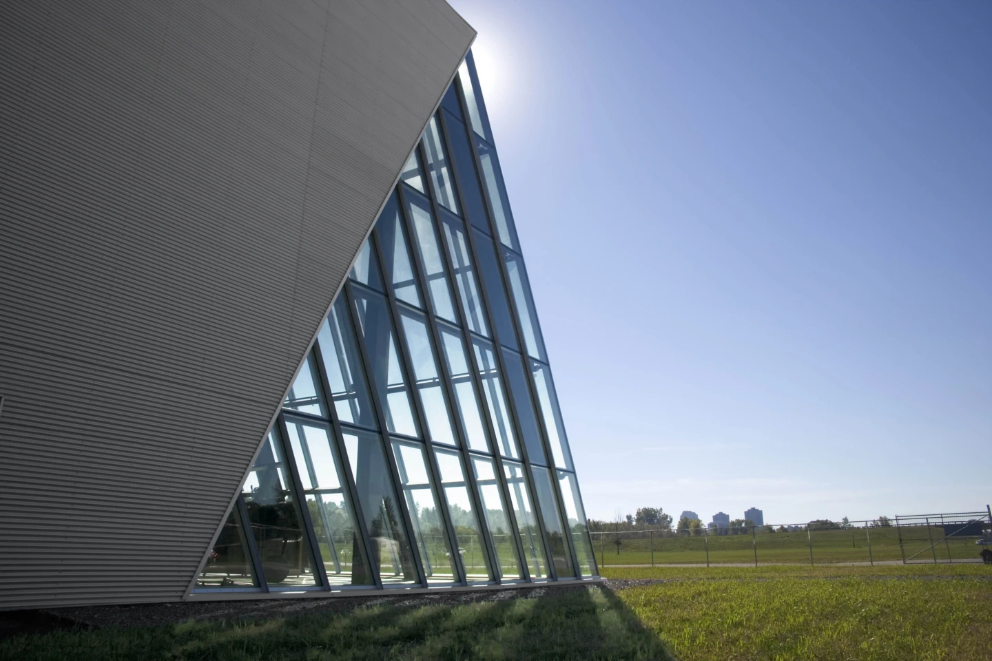 Extérieur du Musée de l'aviation et de l'espace du Canada