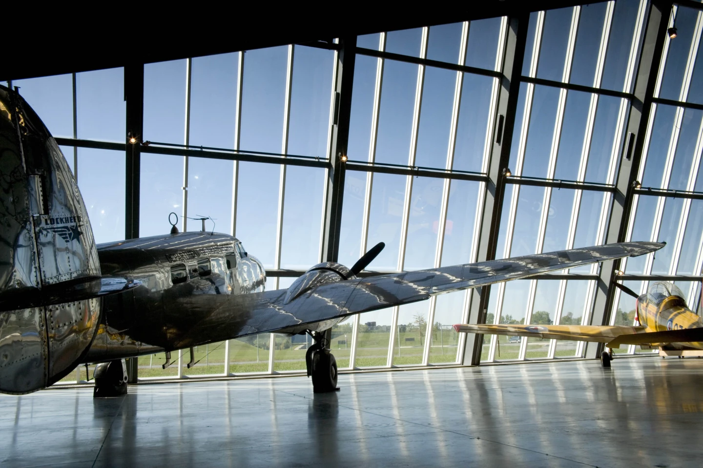 Intérieur du Musée de l'aviation et de l'espace du Canada