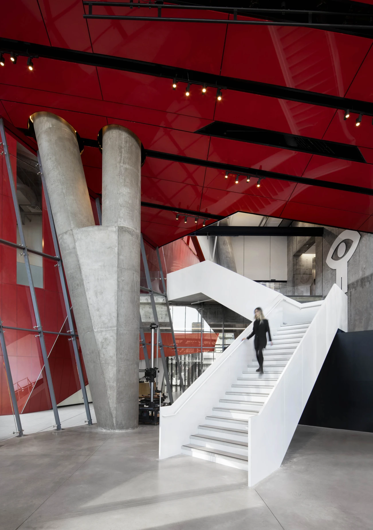 Intérieur de l'Office national du film du Canada, vue des escaliers