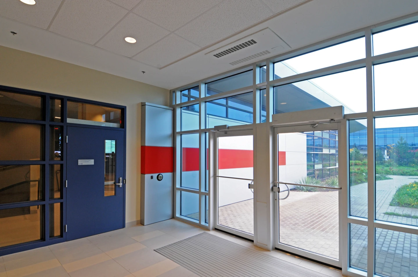 Intérieur du Ottawa Central Ambulance Communication Centre
