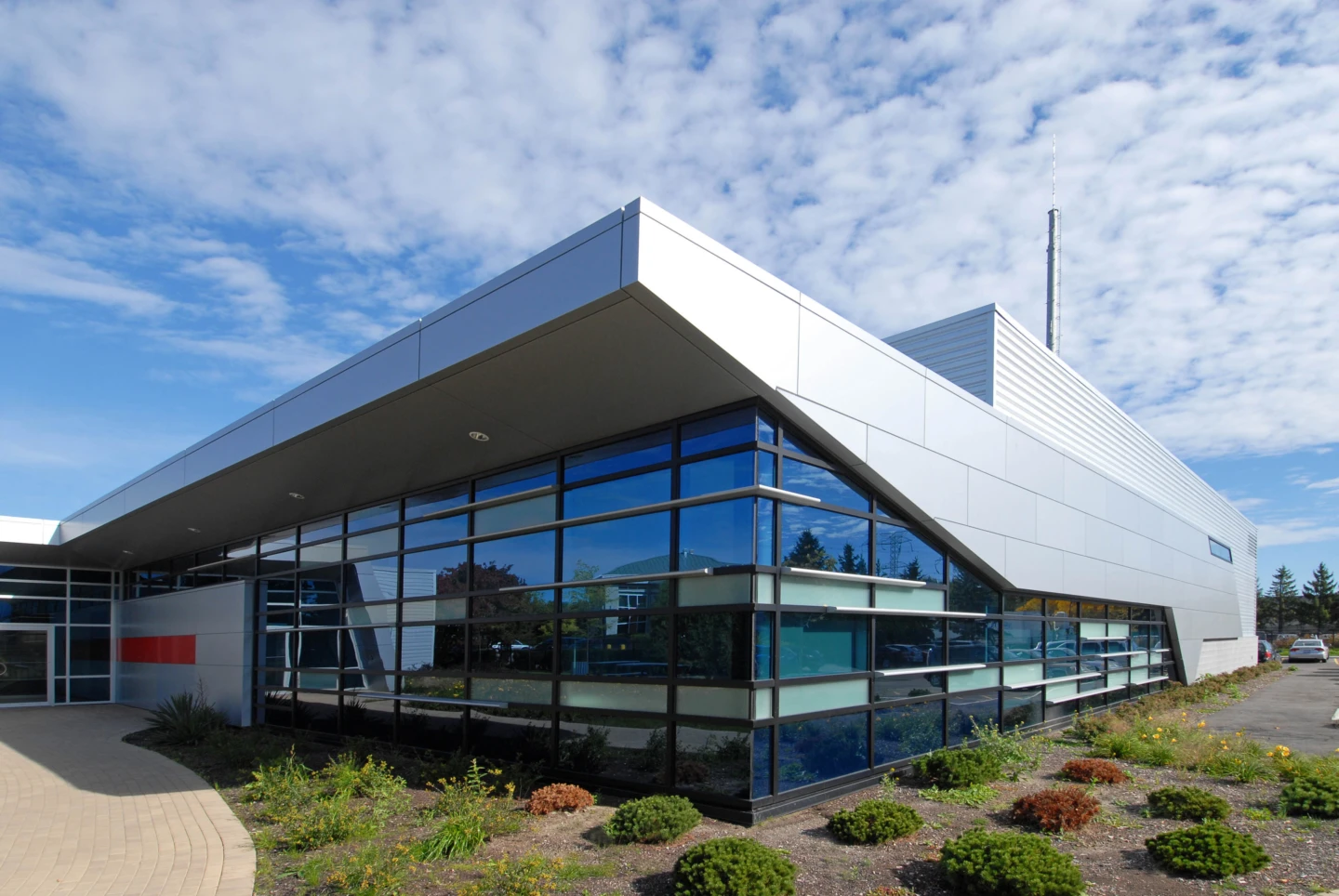 Extérieur du Ottawa Central Ambulance Communication Centre