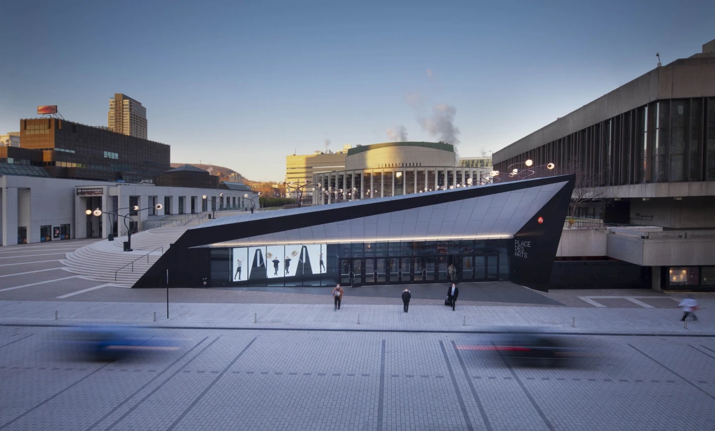 Extérieur de l'Espace Georges-Émile-Lapalme