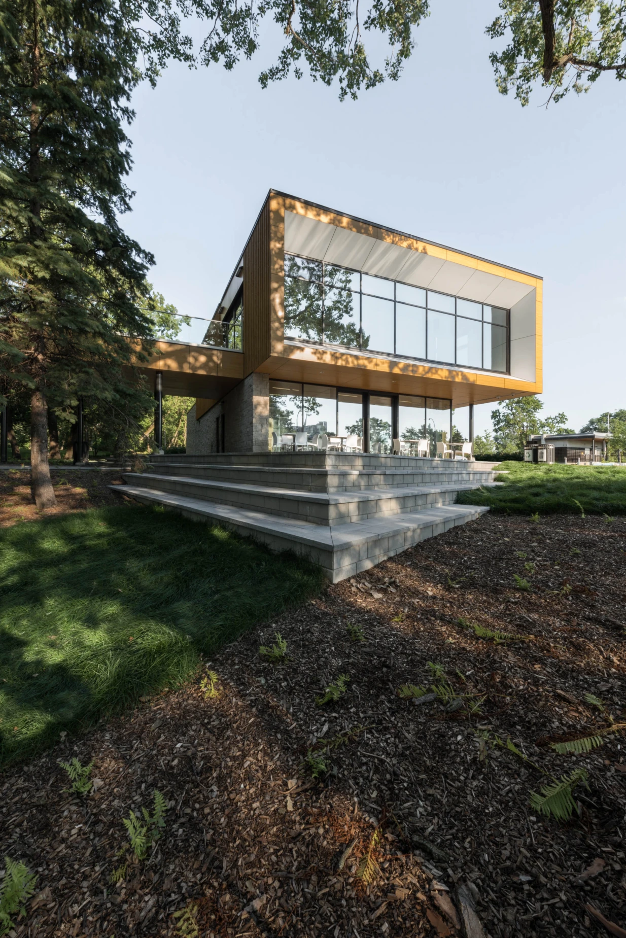 Extérieur du Pavillon d'accueil du Parcours Gouin, vue de côté