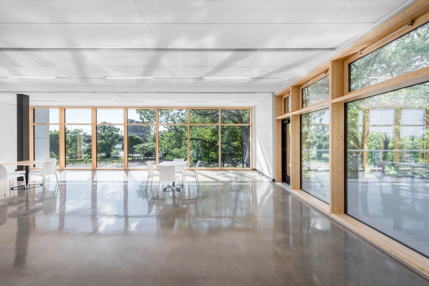 Intérieur du Pavillon d'accueil du Parcours Gouin