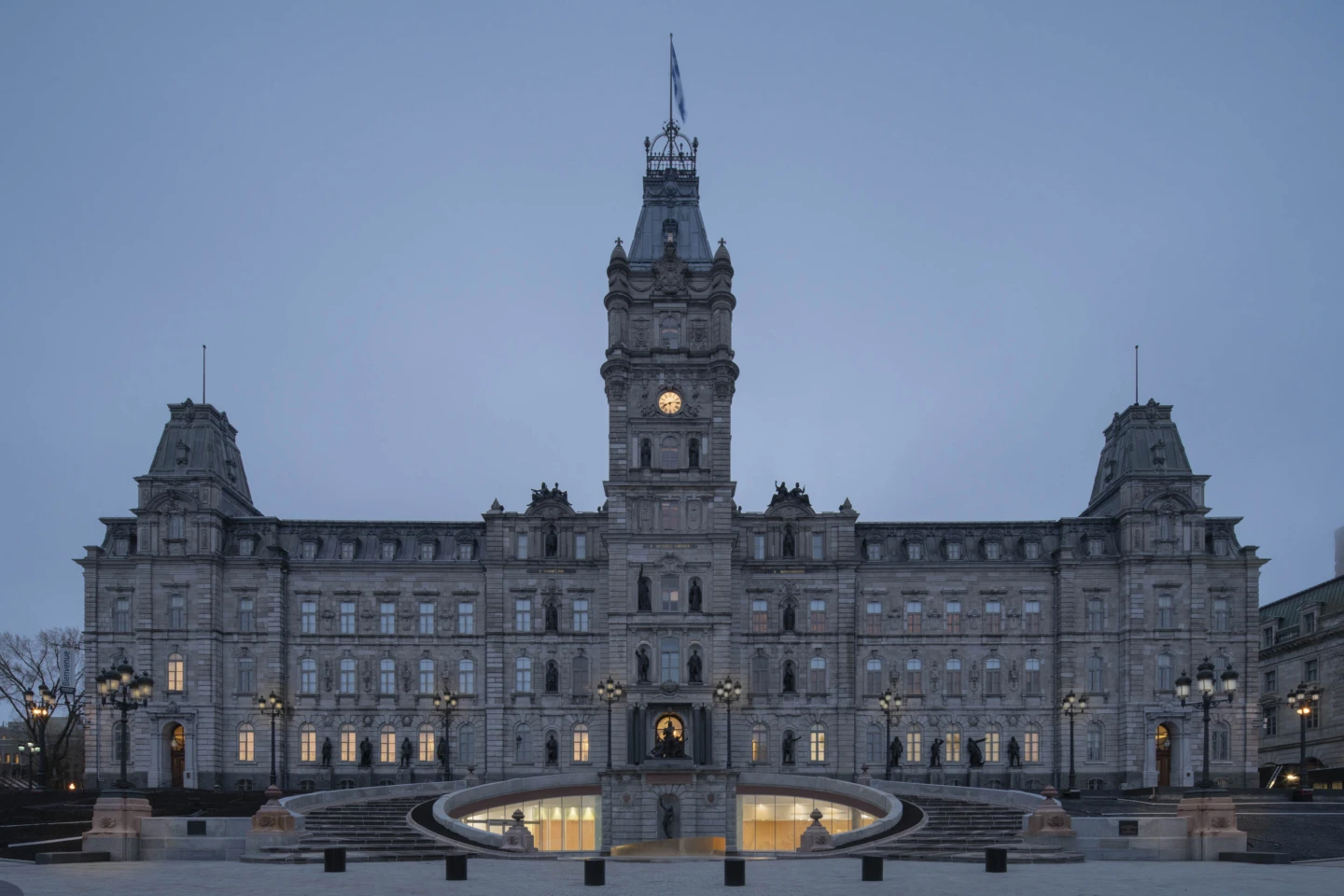 Vue générale du Pavillon d'accueil de l'Assemblée nationale du Québec