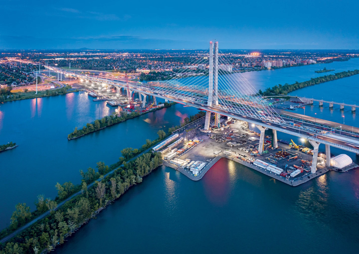 Vue aérienne du Pont Samuel-De Champlain
