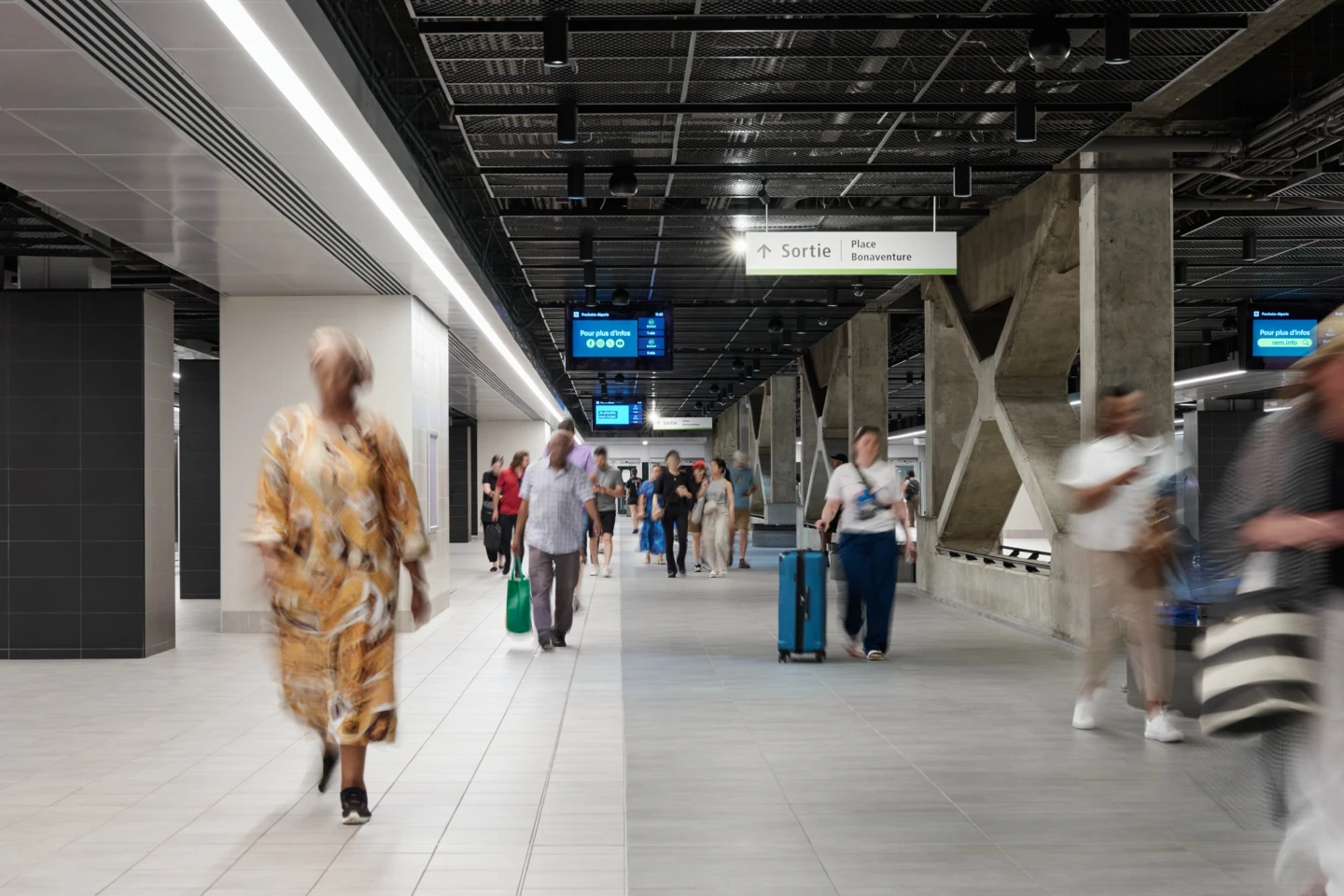 Intérieur du REM – Station Gare Centrale