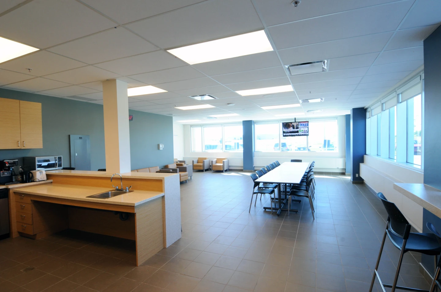 Intérieur du Region of York Emergency Medical Services Headquarters, espace commun