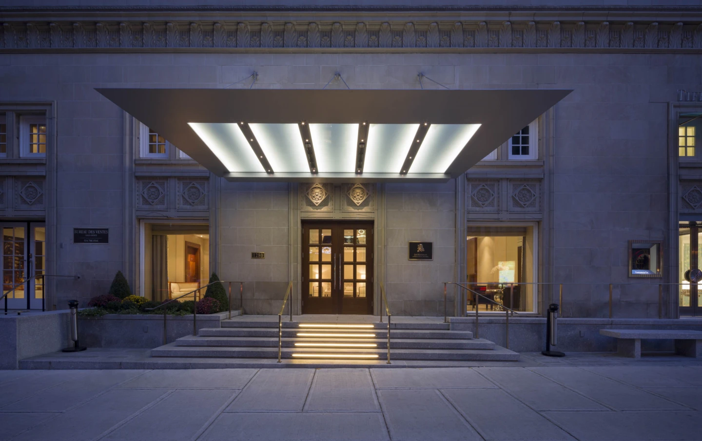 Vue de l'entrée du Ritz-Carlton Montréal