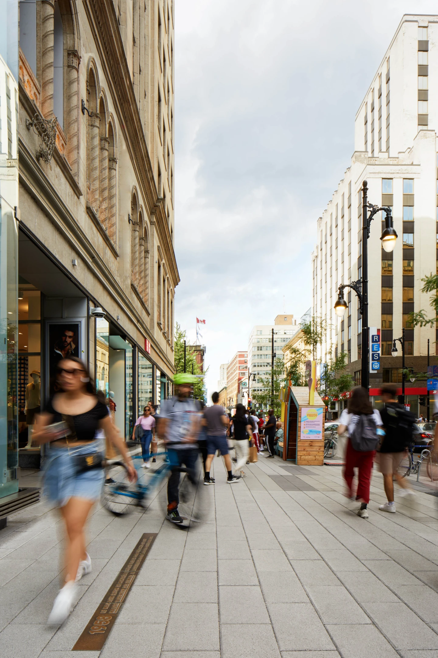 Vue sur la rue Sainte-Catherine Ouest