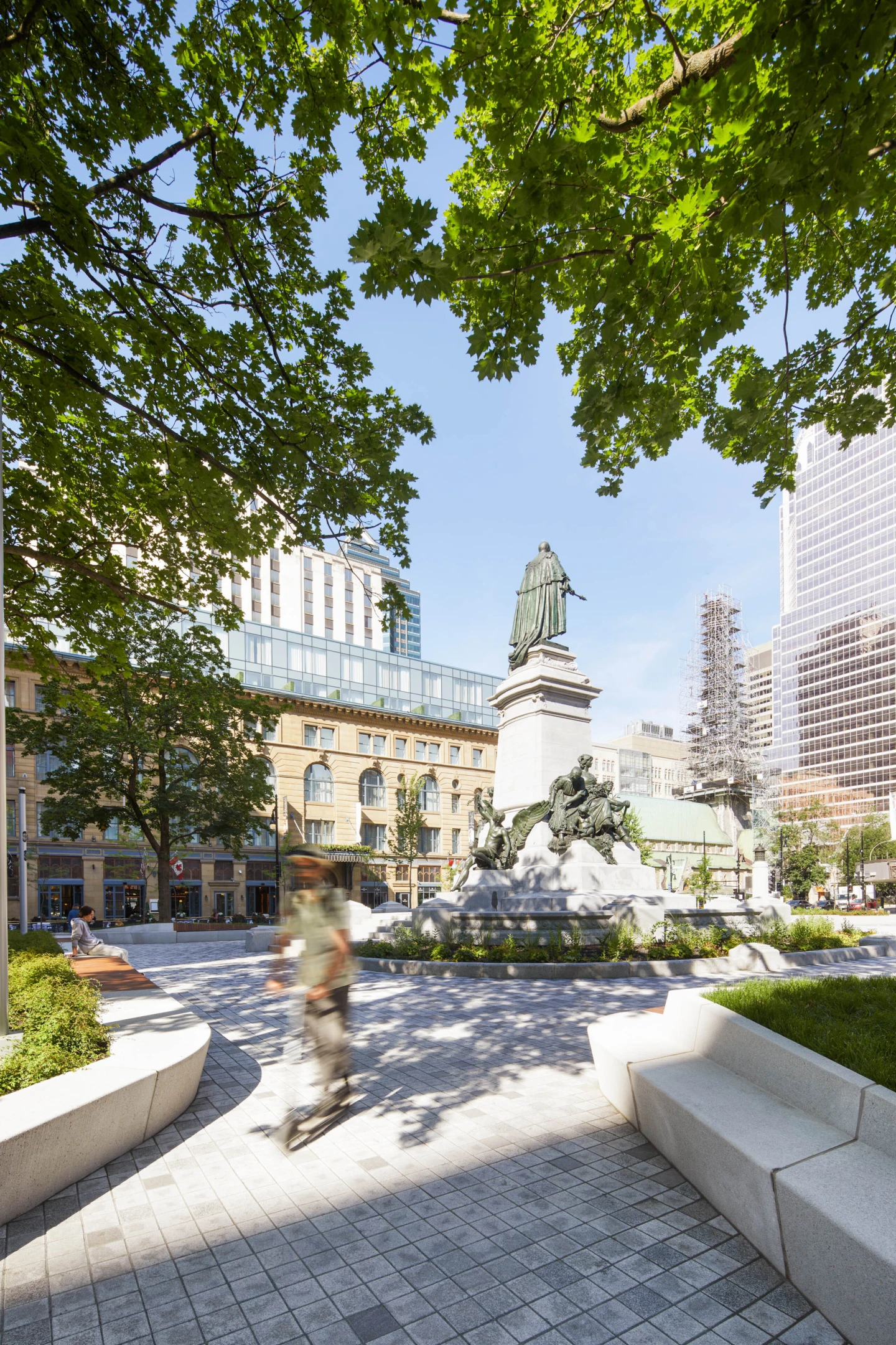 Vue sur la statue du Square Phillips