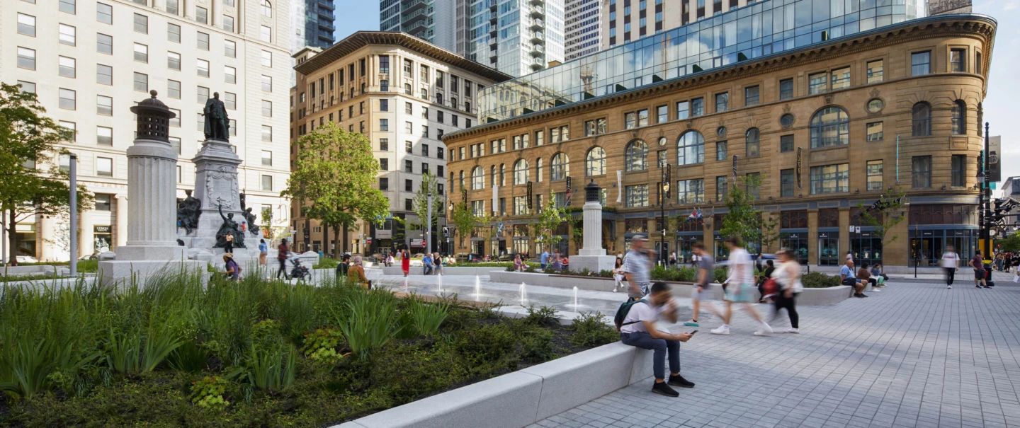 Vue de côté du Square Phillips