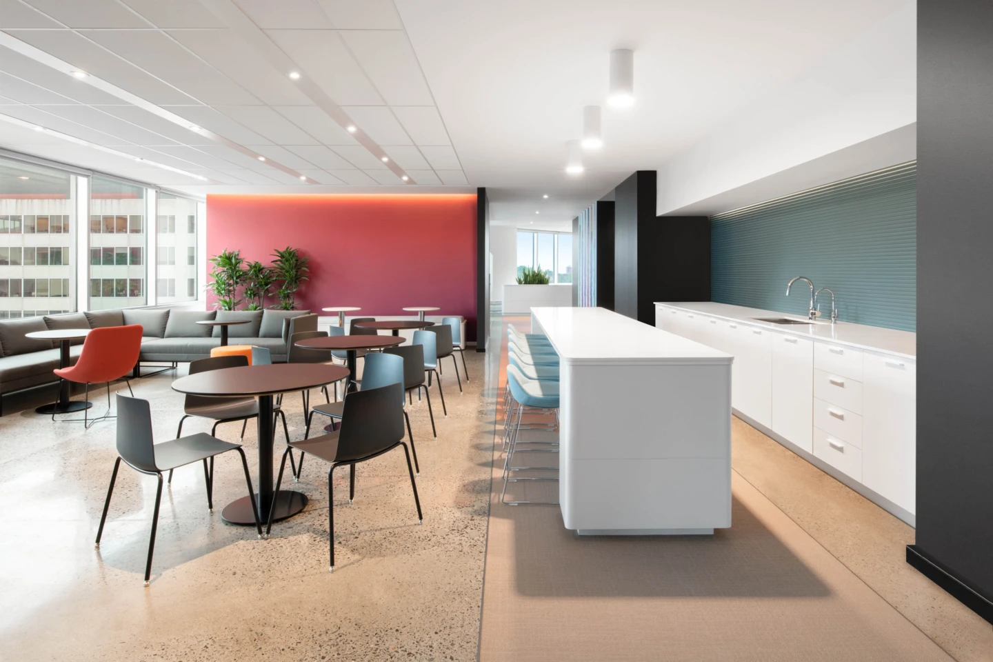 Intérieur de chez Sephora – Siège social, espace cuisine