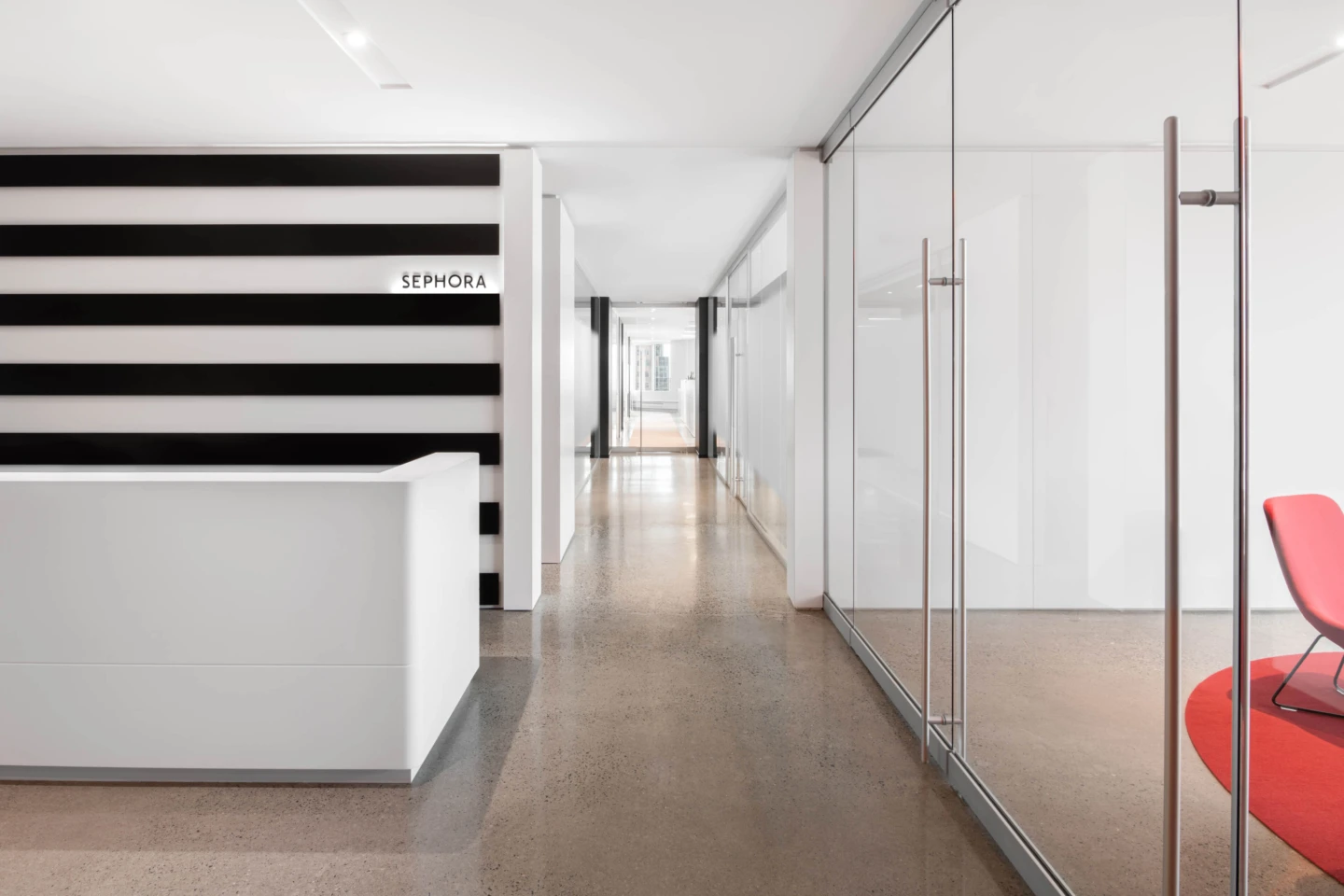 Vue de l'entrée chez Sephora – Siège social