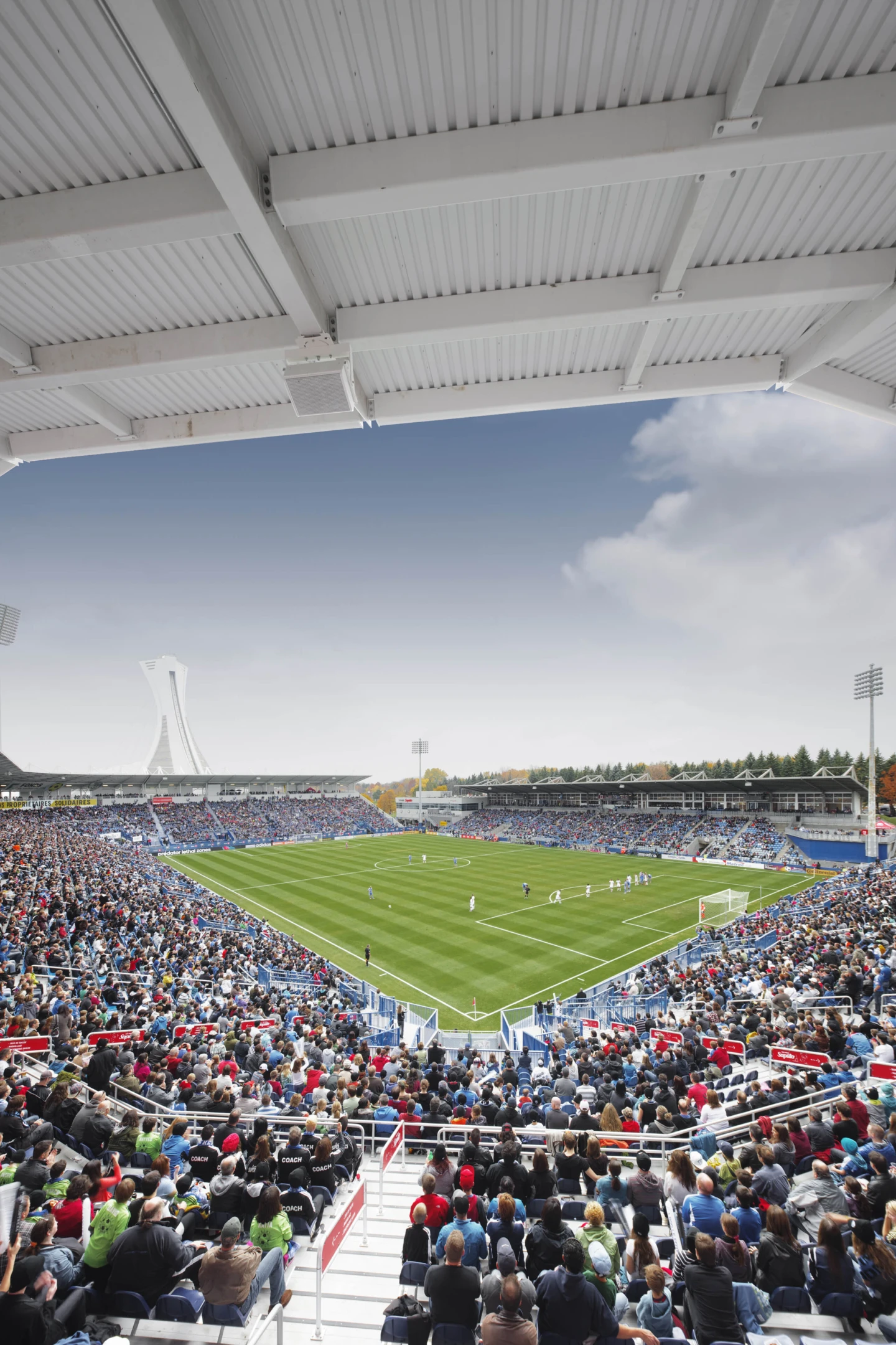 Extérieur du Stade Saputo