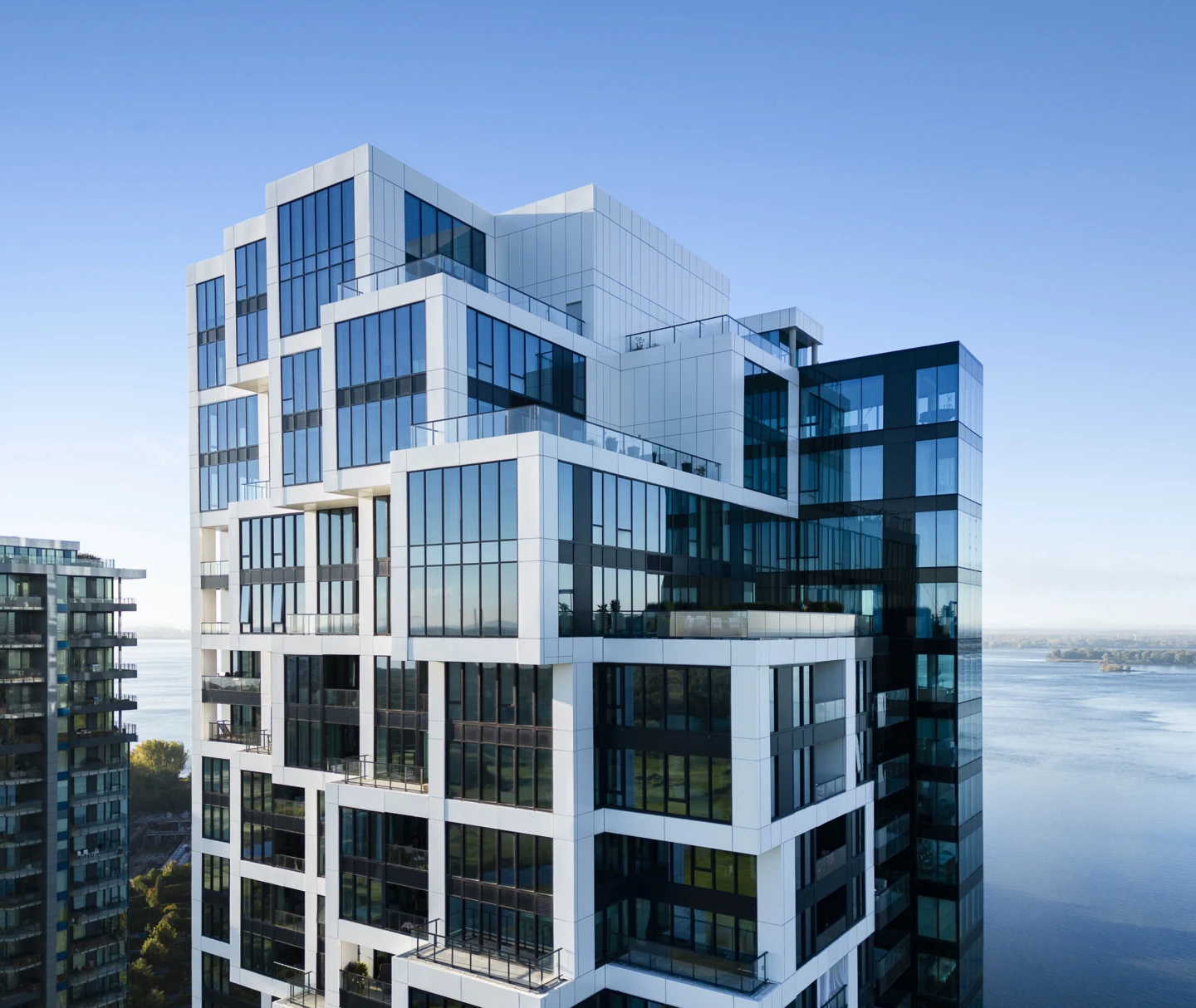 Extérieur du Symphonia POP, vue rapprochée