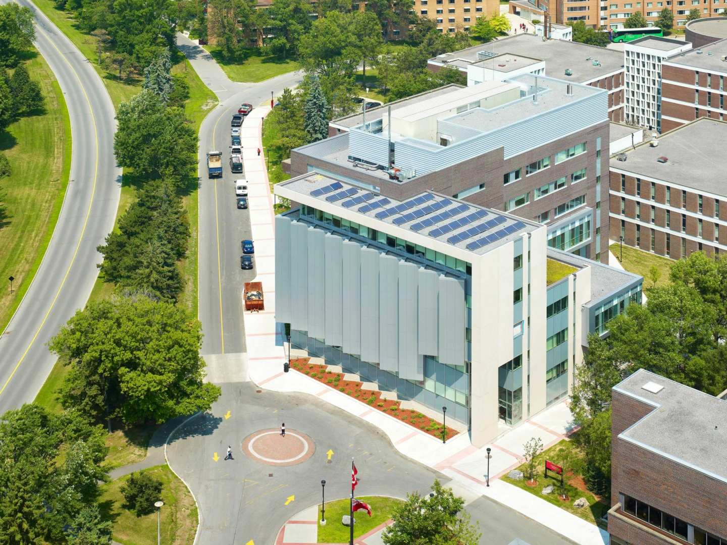 Vue aérienne du Canal Academic Building – Université Carleton