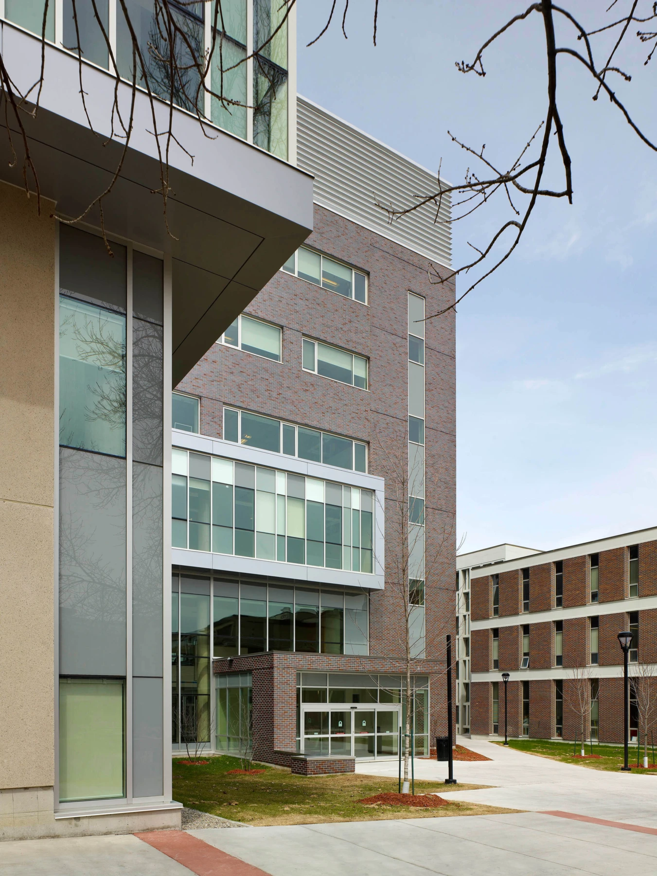 Extérieur du Canal Academic Building – Université Carleton