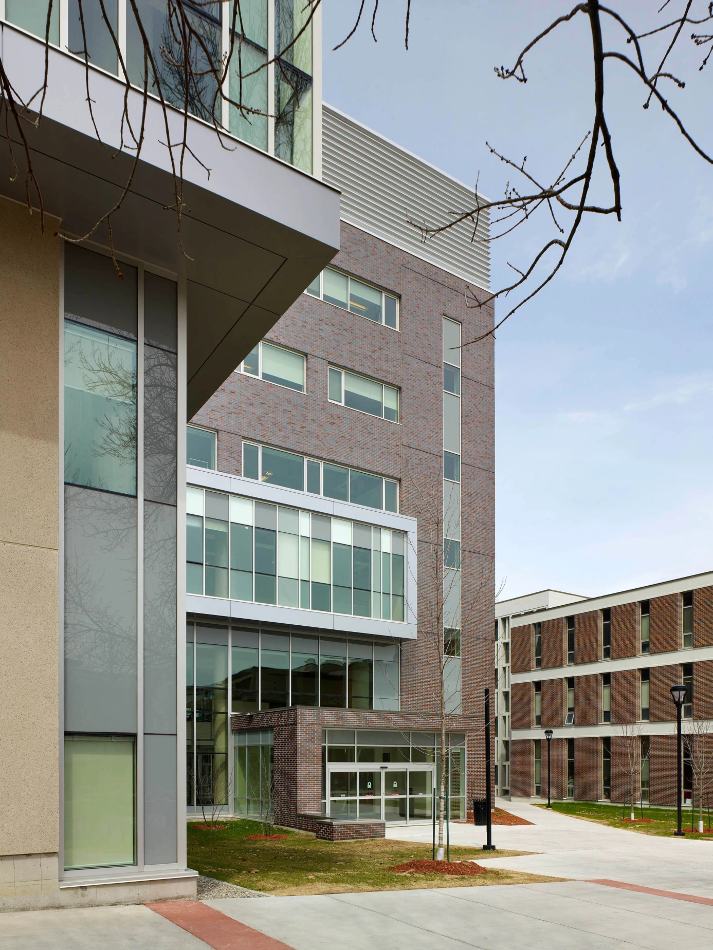 Extérieur du Canal Academic Building – Université Carleton