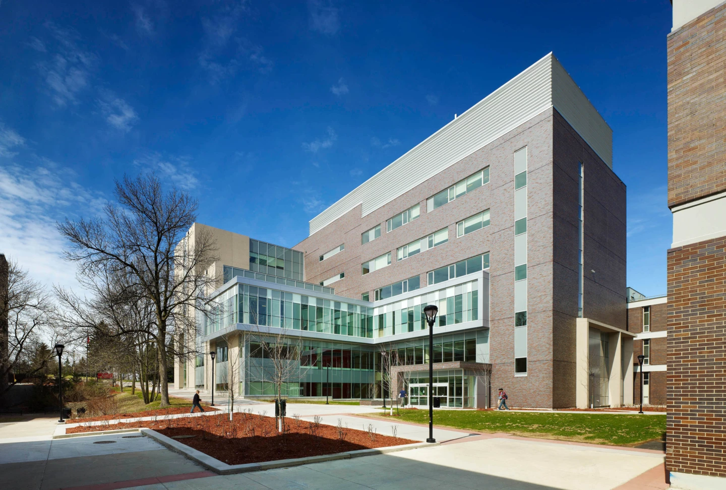 Extérieur du Canal Academic Building – Université Carleton