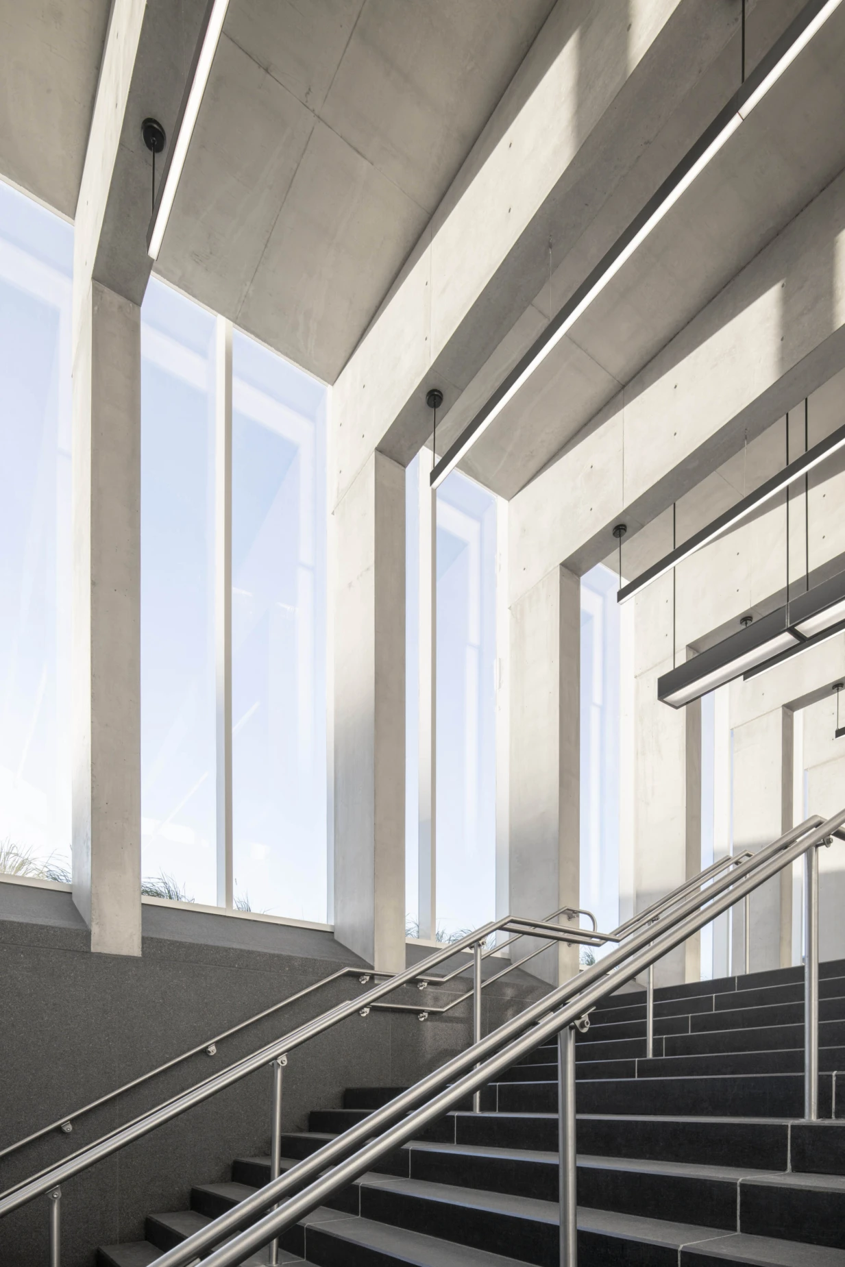 Intérieur du Pôle multimodal Vendôme, vue des escaliers