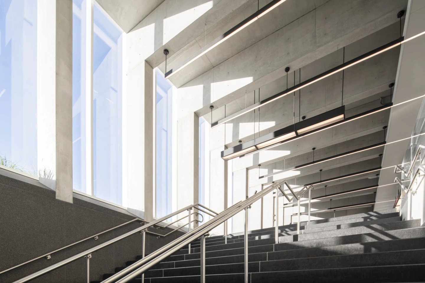 Intérieur du Pôle multimodal Vendôme, vue des escaliers