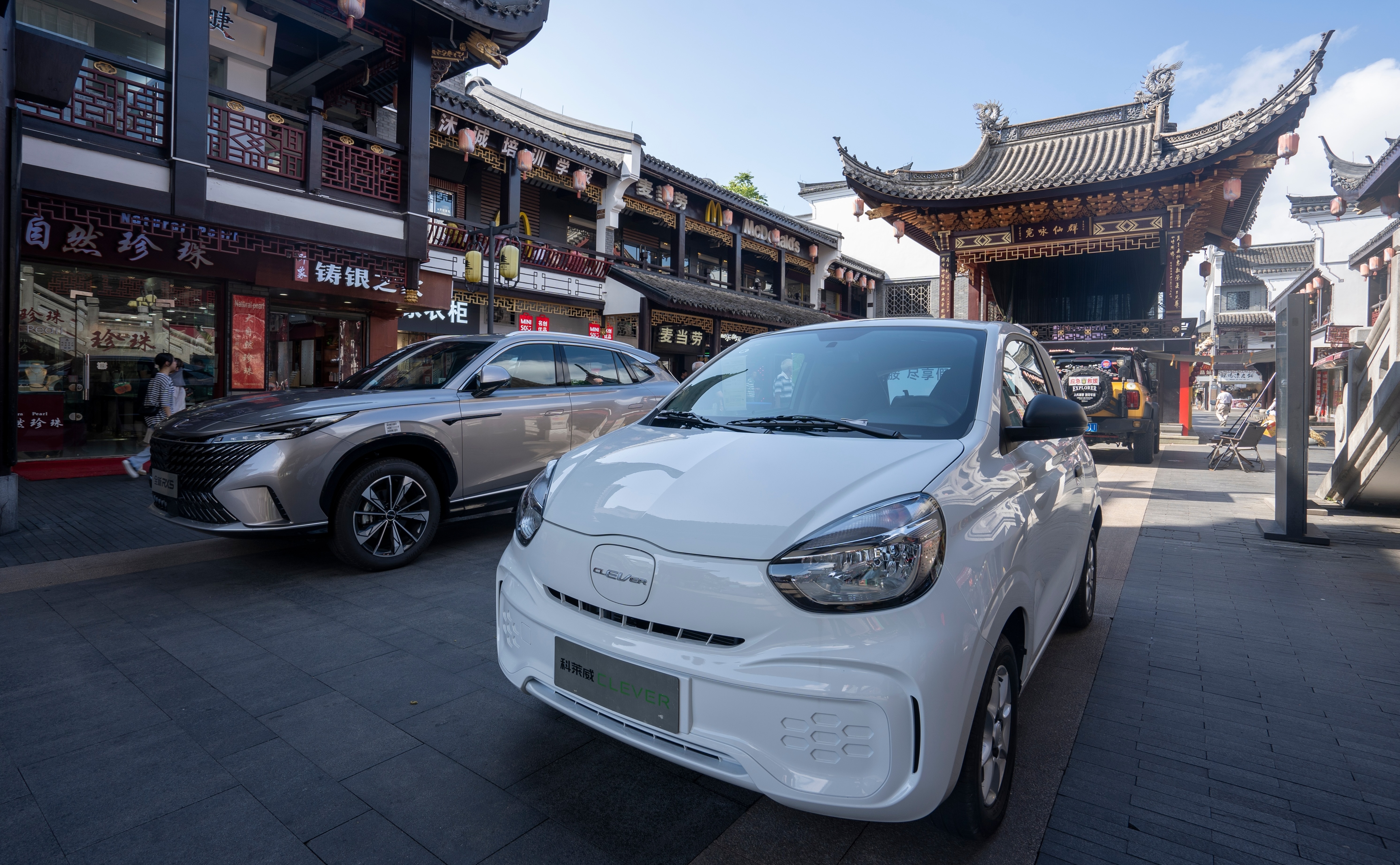 China gets slapped with Canadian tariffs