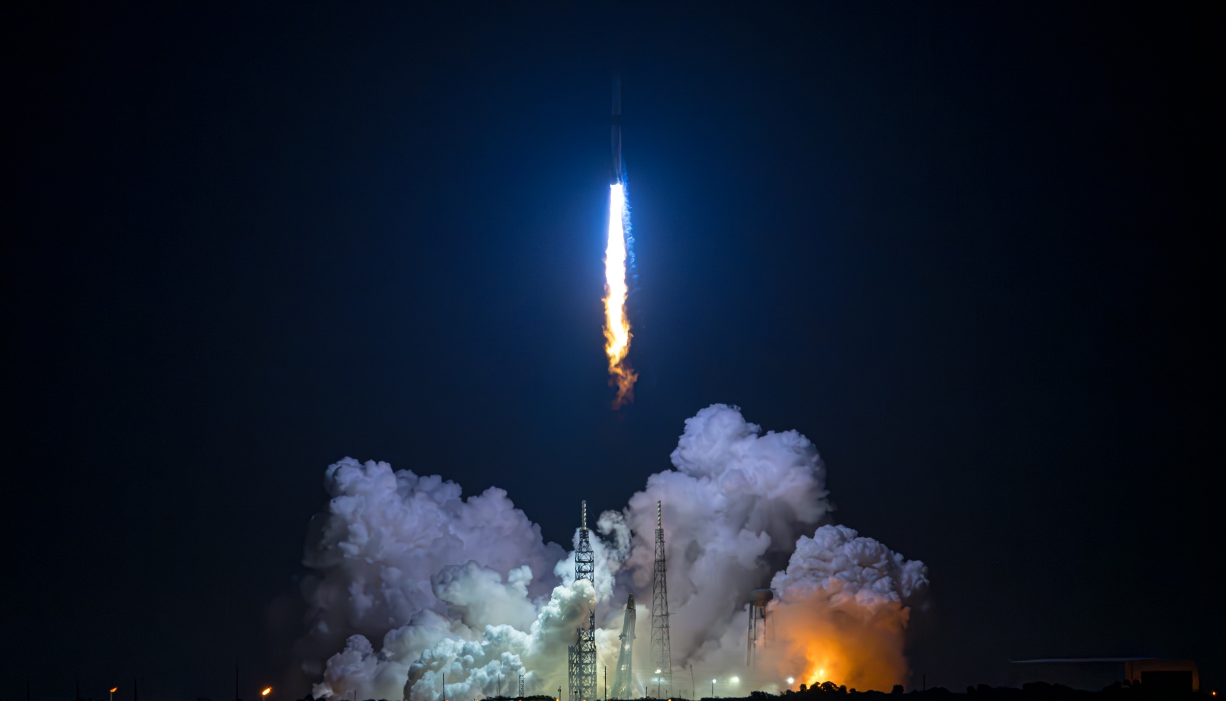 Blue Origin blasts off into orbit 