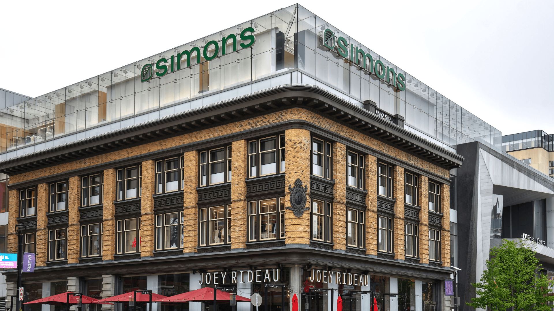Simons keeps the department store dream alive