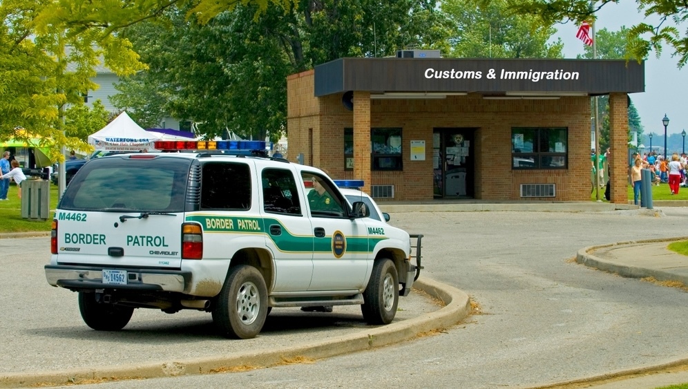 U.S. border gets stickier for Canadians