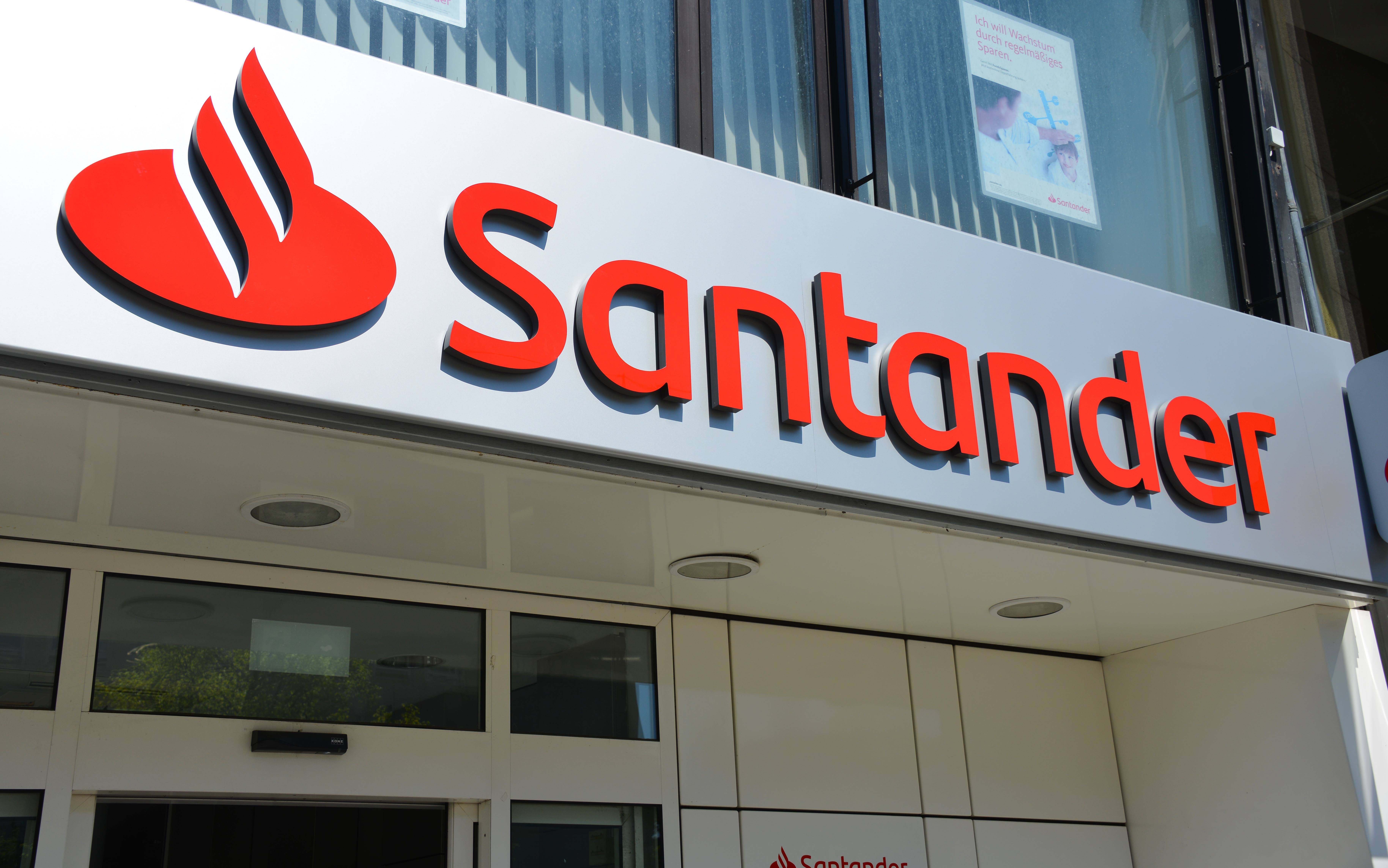 A new big bank says ‘hola’ to Canada