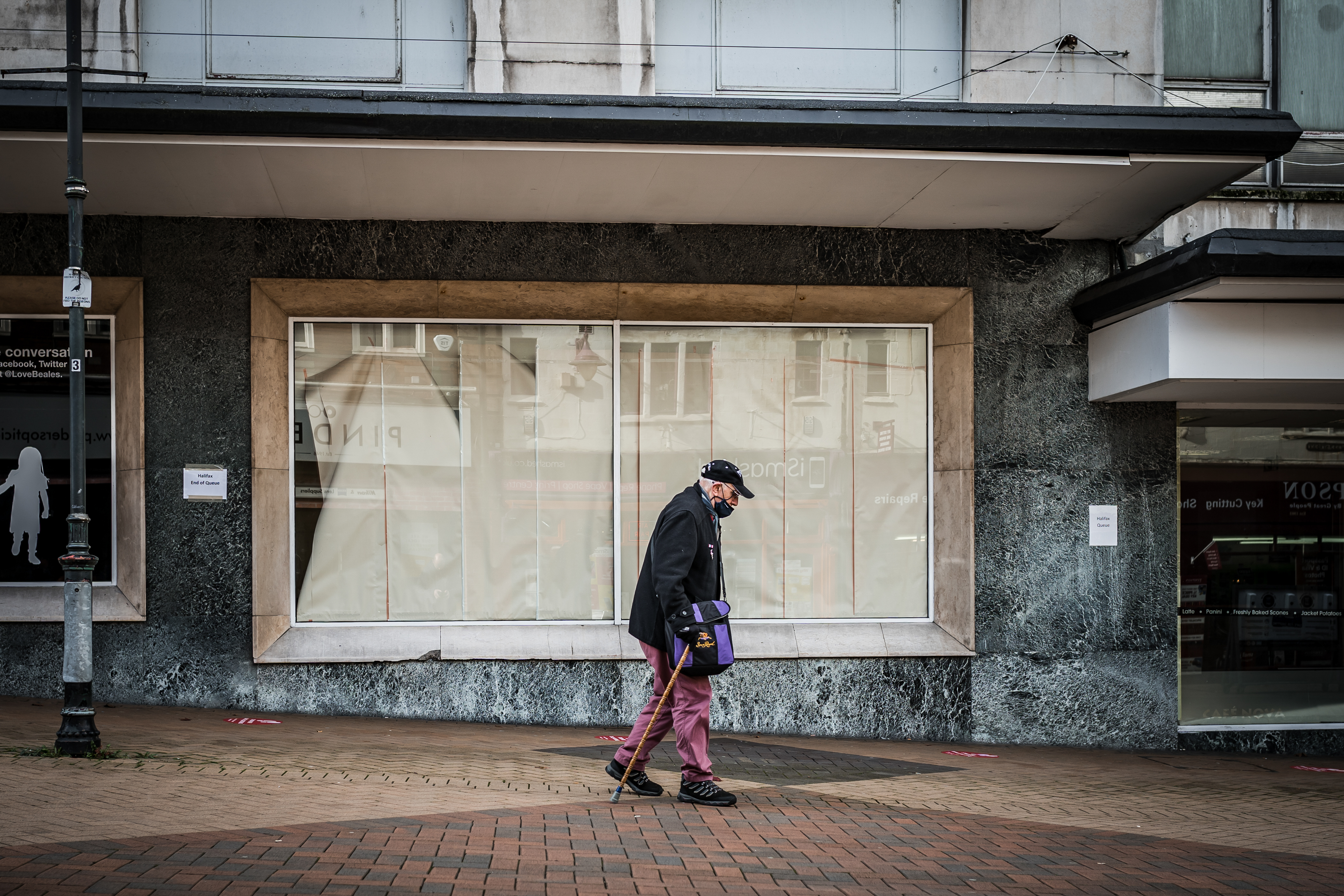 More Canadian businesses go belly-up