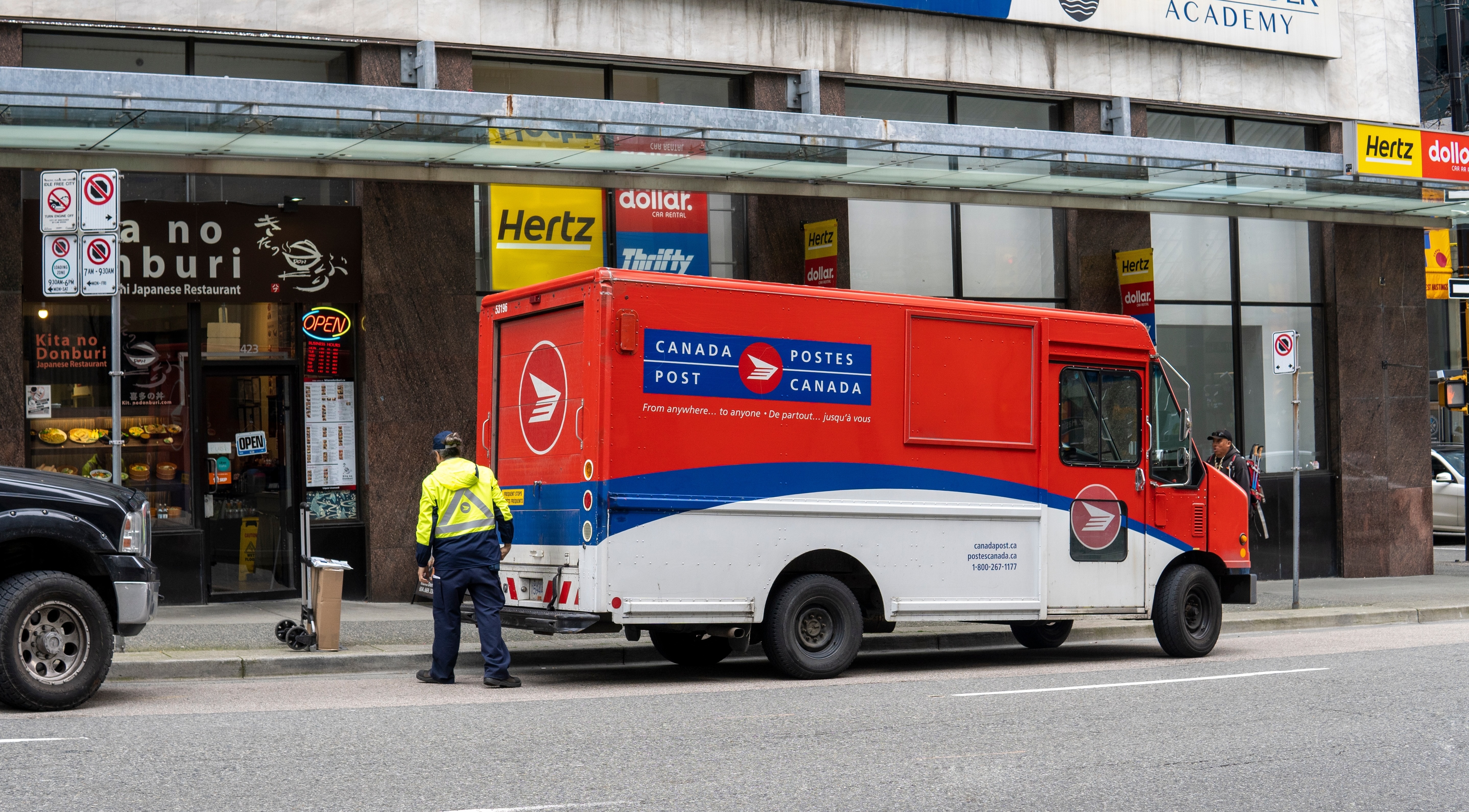 Canada Post gets back to work