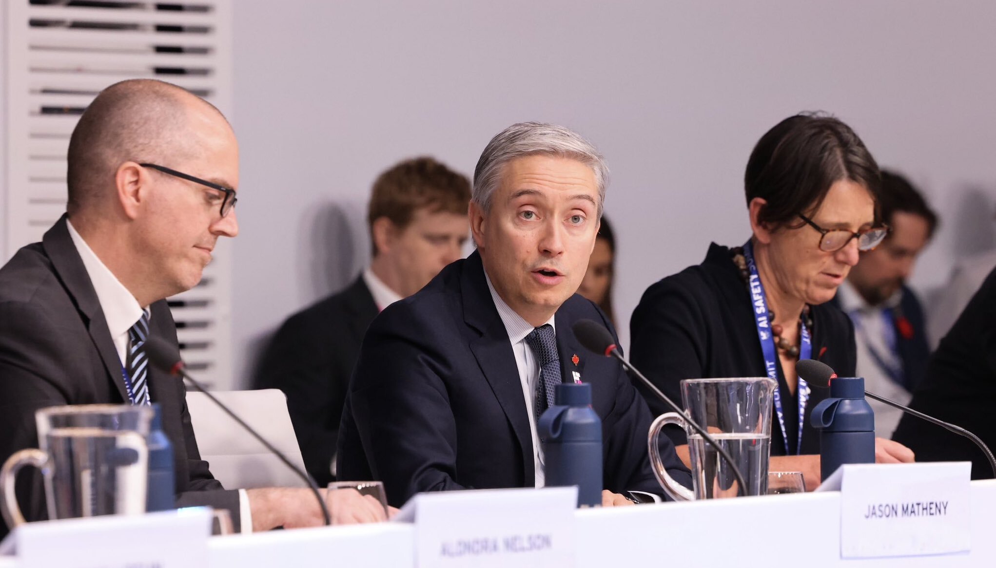 Canadian innovation funding hits another snag