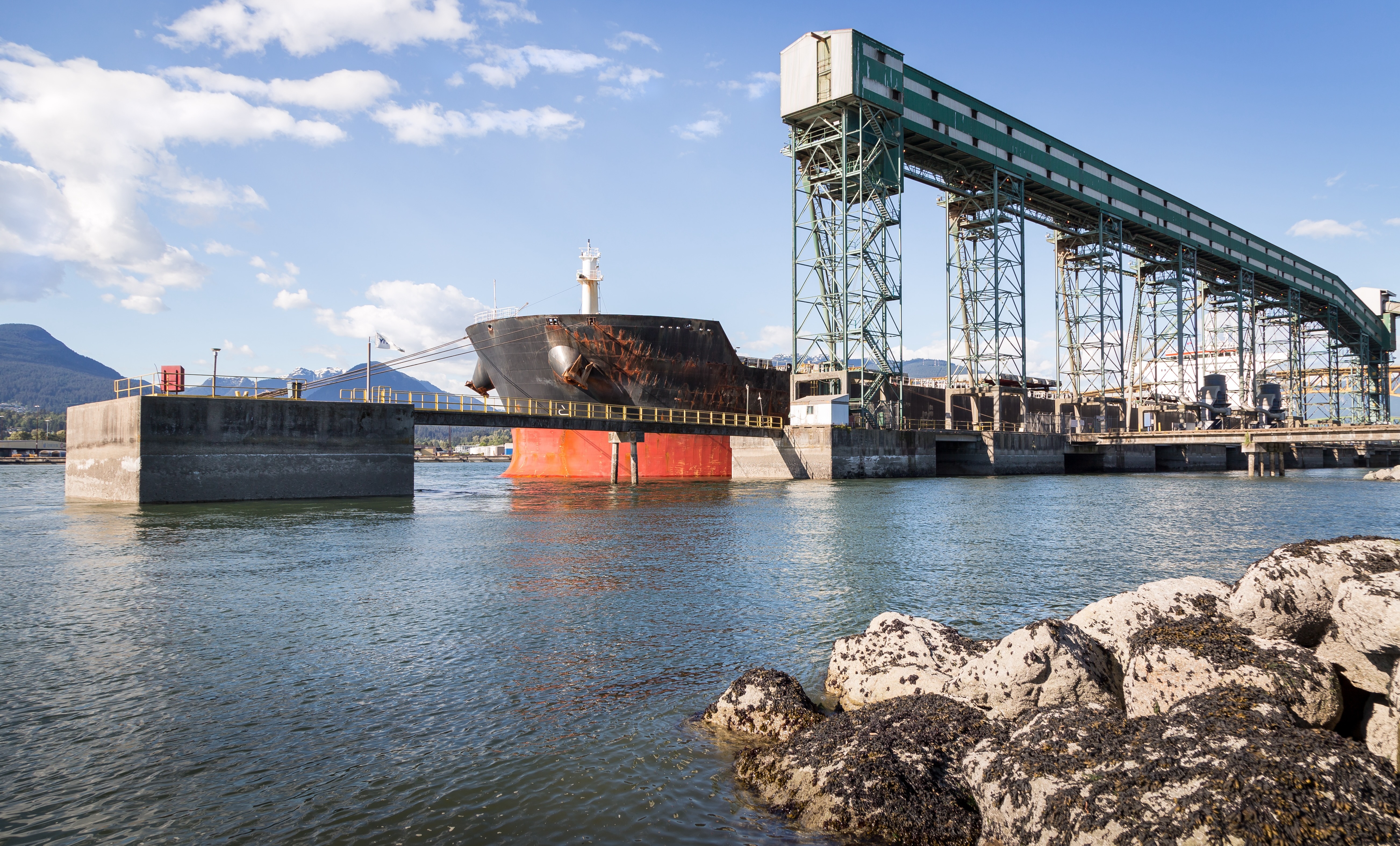 Vancouver grain terminal workers go on strike