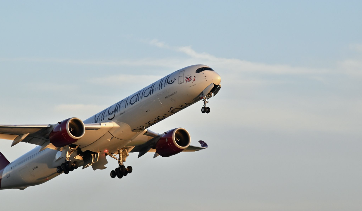 Virgin flight lifts off, powered by cooking oil