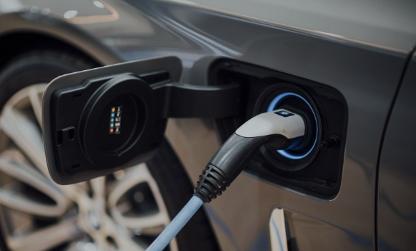 Toronto ponders EV mandate for Ubers, taxis