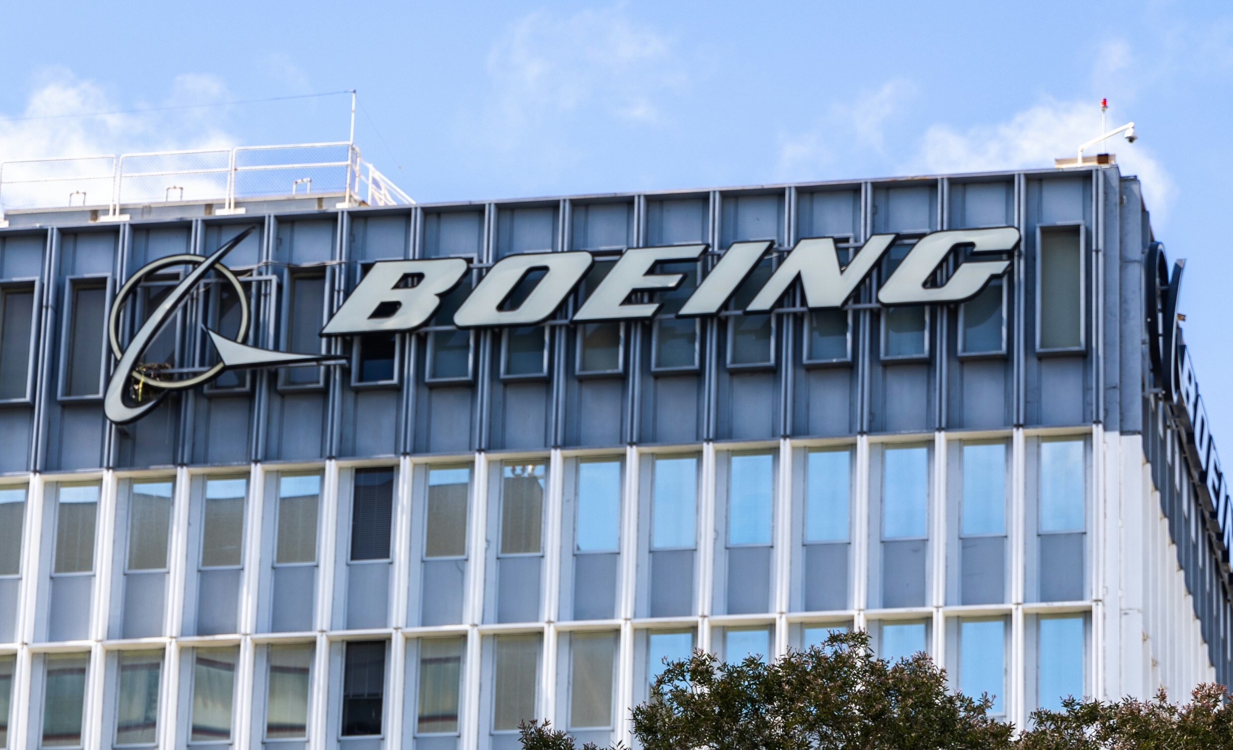 Boeing sets up shop in Montréal facility