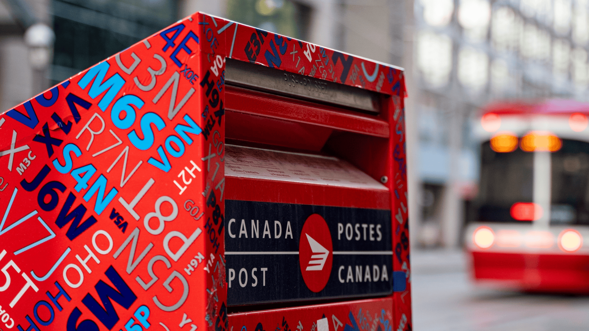 Canada Post workers vote on crucial contract offer