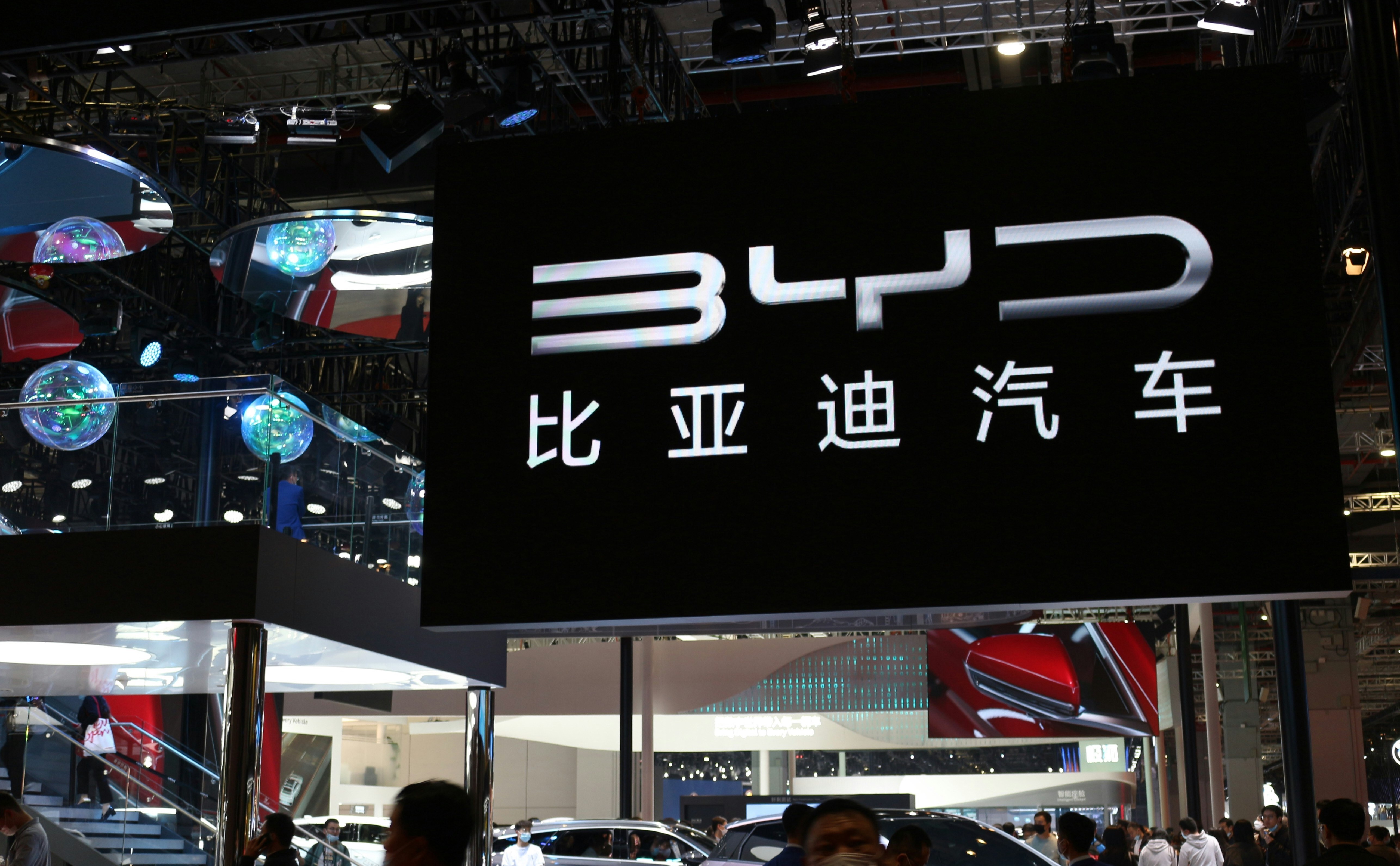 China ascends to car export dominance