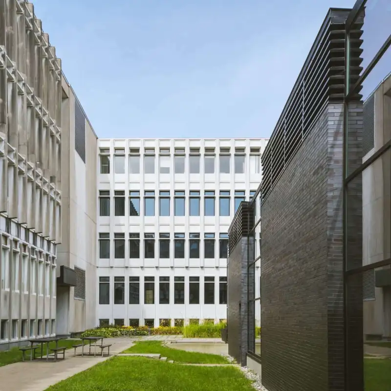 Université Laval - Pavillon Charles-De Koninck