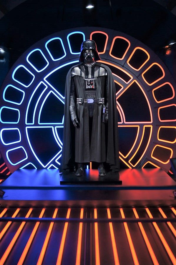 https://s3.ca-central-1.amazonaws.com/storage.borealux.com/Star_Wars_Identities_International_5a363a7608.jpg