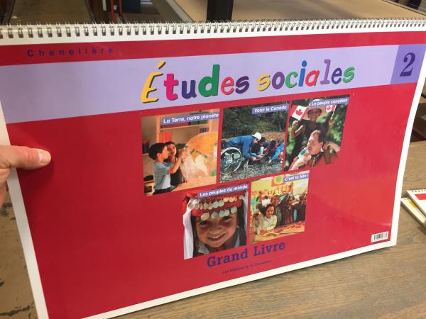 Etudes Sociales 2e Annee: Grand Livre